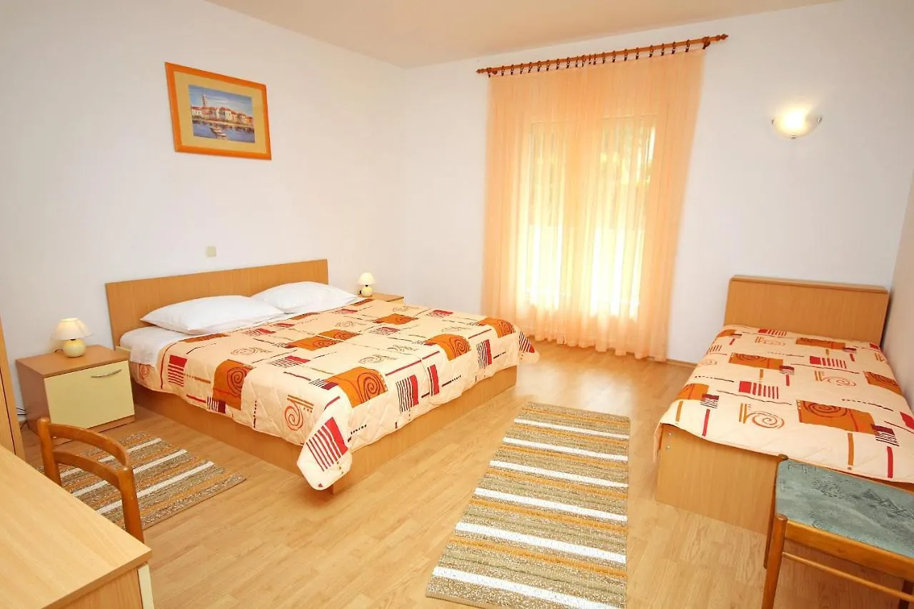 Apartments With A Parking Space Palit, Rab - 5028