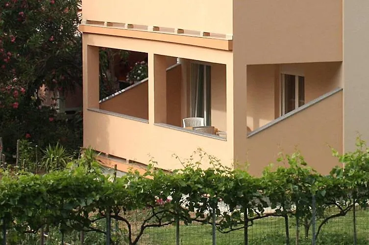 Apartments With A Parking Space Palit, Rab - 5028